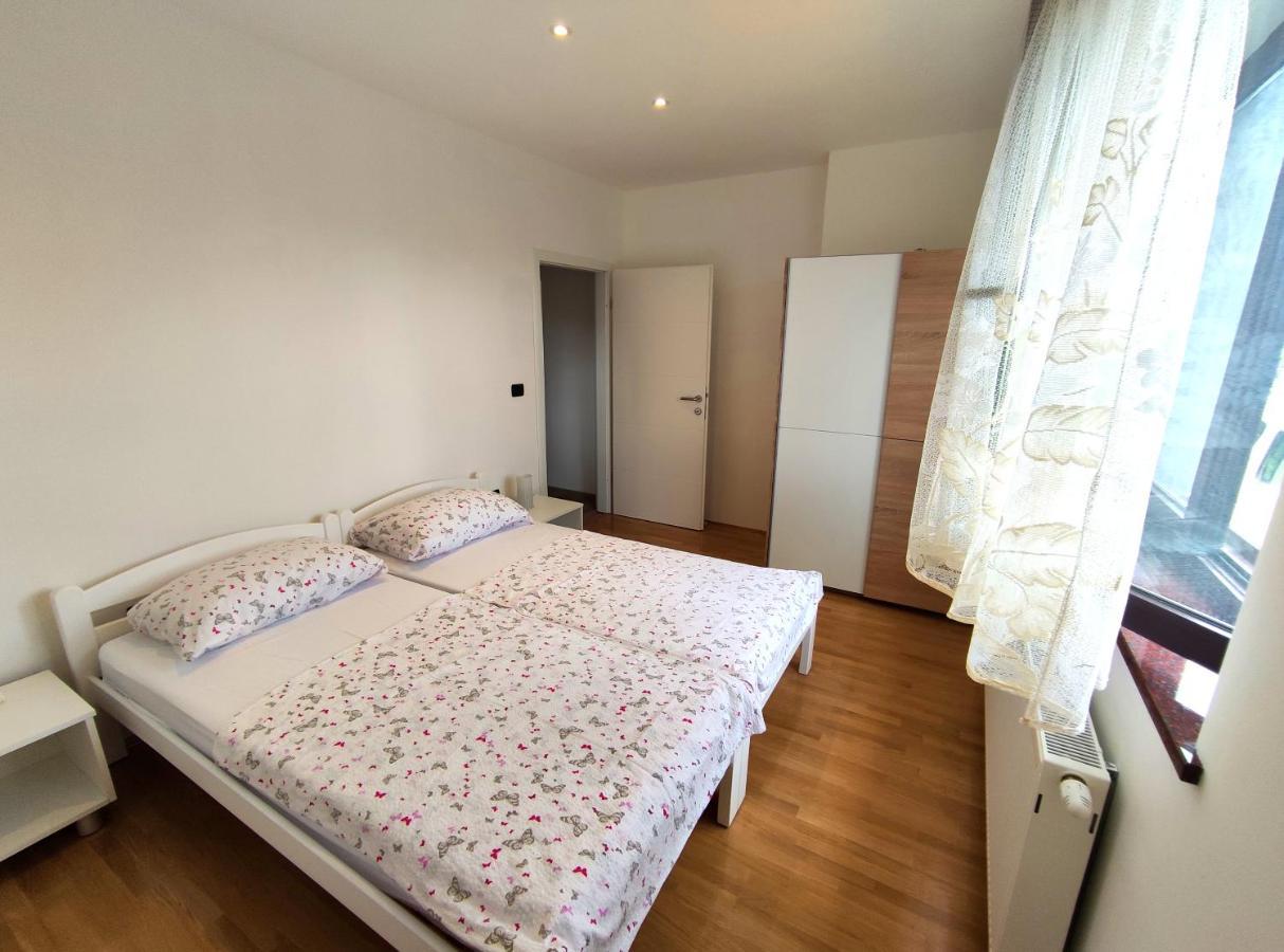 Apartmani Melia Marcelji Exterior photo